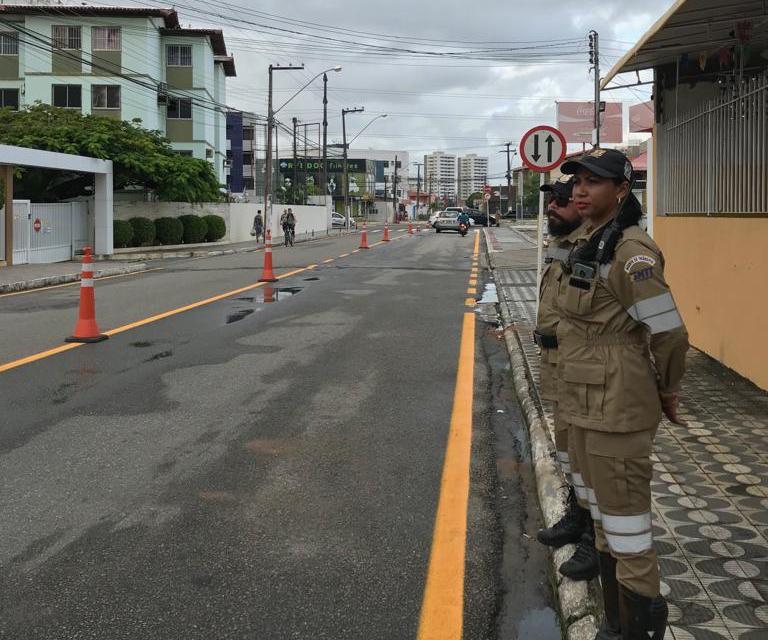SMTT instala nova sinalização na rua Rafael de Aguiar e população aprova readequação de sentido - SMTT Aracaju